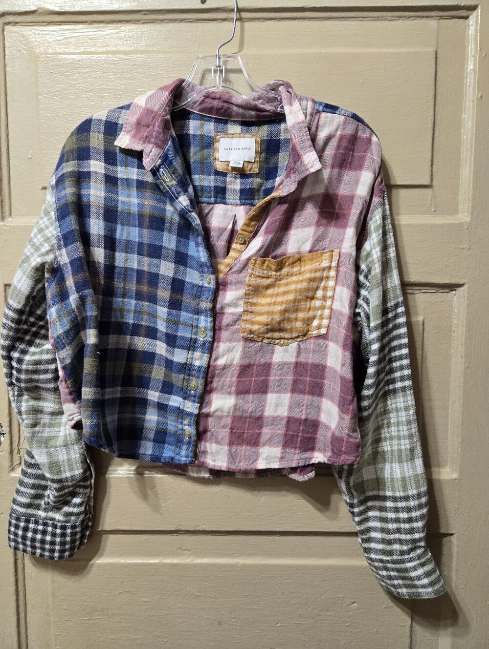 American Eagle Patch Work Multicolor Fall Cropped Flannel Size: Medium